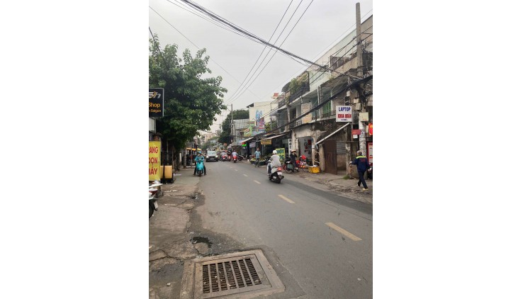 Bán Nhà Nguyên Hồng 4x10, 2 Tầng, 2PN, Gần Emart Chỉ 3.3 Tỉ